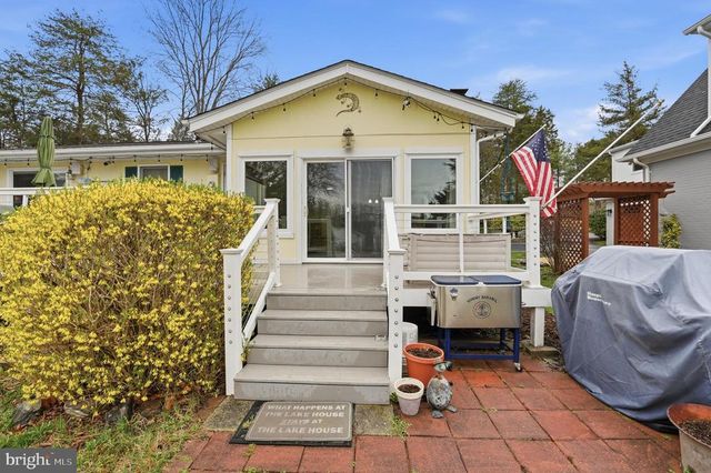 1353 LAKEVIEW PKWY, Locust Grove, VA 22508