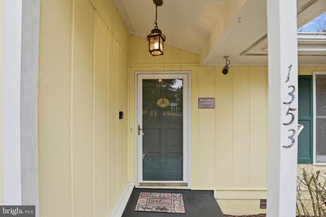 1353 LAKEVIEW PKWY, Locust Grove, VA 22508