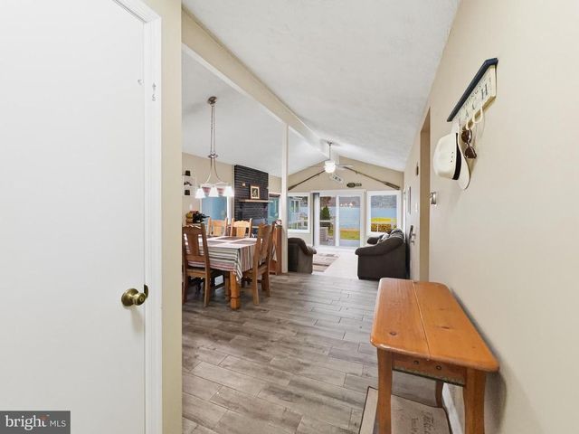 1353 LAKEVIEW PKWY, Locust Grove, VA 22508