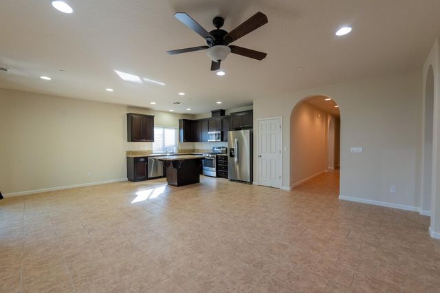 3083 N Stanley Avenue, Fresno, CA 93737
