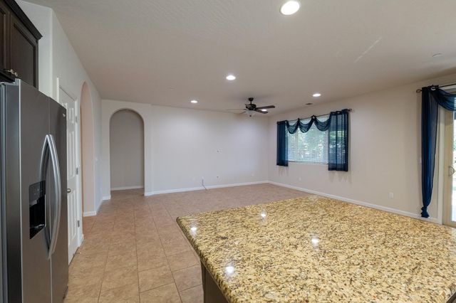 3083 N Stanley Avenue, Fresno, CA 93737