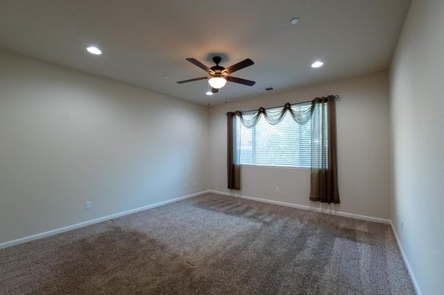 3083 N Stanley Avenue, Fresno, CA 93737