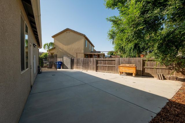 3083 N Stanley Avenue, Fresno, CA 93737