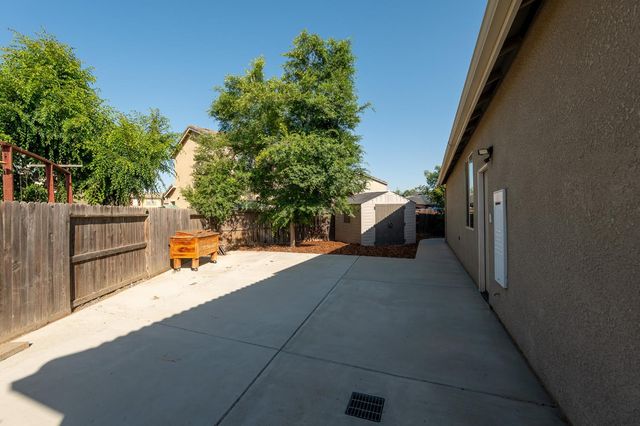 3083 N Stanley Avenue, Fresno, CA 93737
