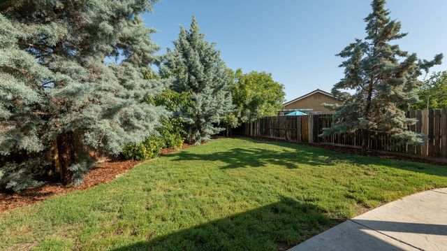 3083 N Stanley Avenue, Fresno, CA 93737