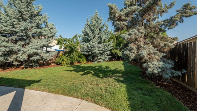 3083 N Stanley Avenue, Fresno, CA 93737