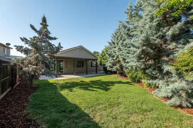 3083 N Stanley Avenue, Fresno, CA 93737