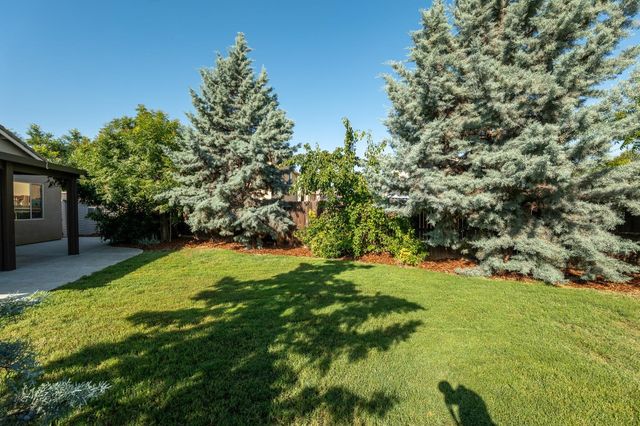 3083 N Stanley Avenue, Fresno, CA 93737
