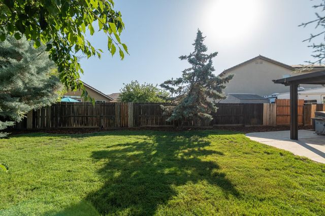 3083 N Stanley Avenue, Fresno, CA 93737