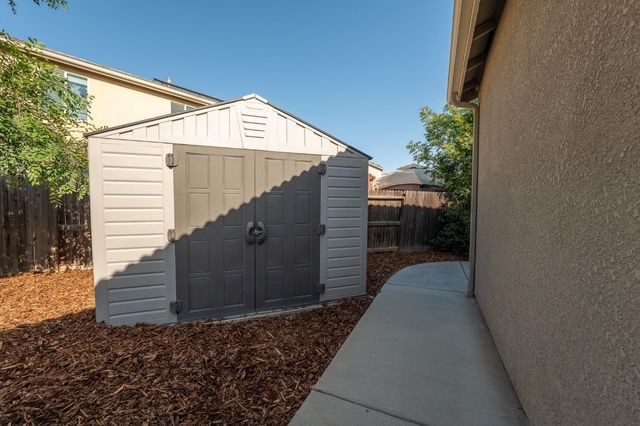 3083 N Stanley Avenue, Fresno, CA 93737