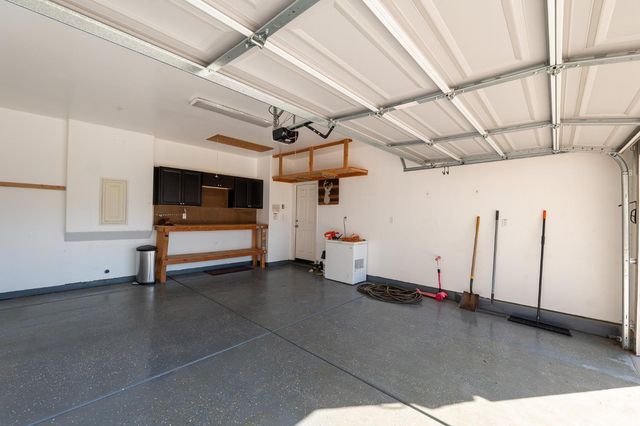 3083 N Stanley Avenue, Fresno, CA 93737