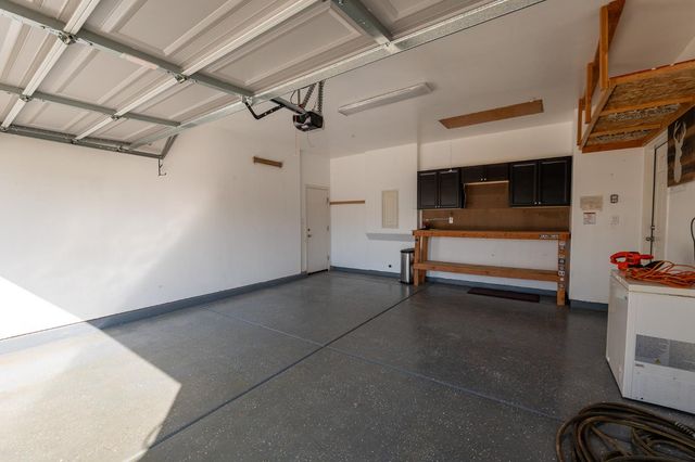 3083 N Stanley Avenue, Fresno, CA 93737