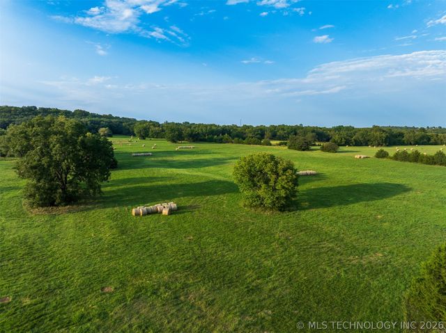 2 S Mission Road, Okmulgee, OK 74447