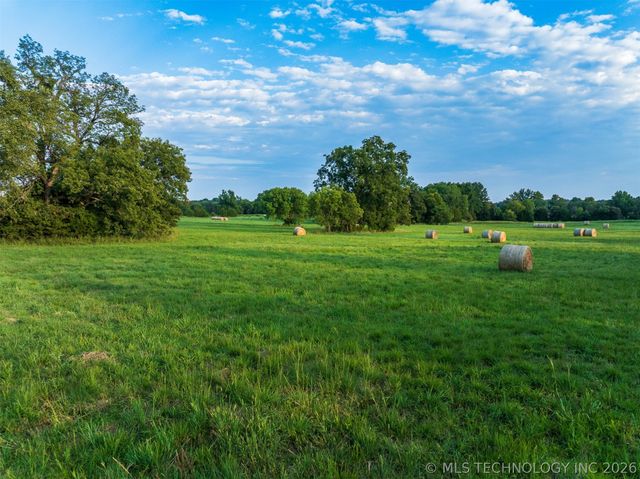2 S Mission Road, Okmulgee, OK 74447