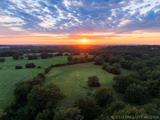 2 S Mission Road, Okmulgee, OK 74447