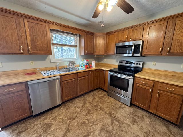 222 Sunrise Landing Road, Russell Springs, KY 42642