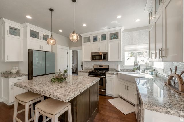 6729 W CLEAR WATER DR, Herriman, UT 84096