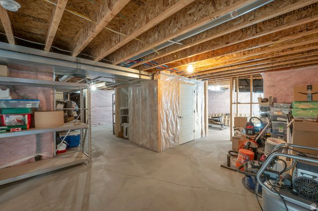 6729 W CLEAR WATER DR, Herriman, UT 84096