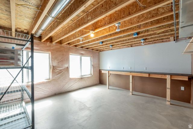 6729 W CLEAR WATER DR, Herriman, UT 84096