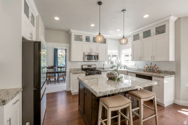 6729 W CLEAR WATER DR, Herriman, UT 84096