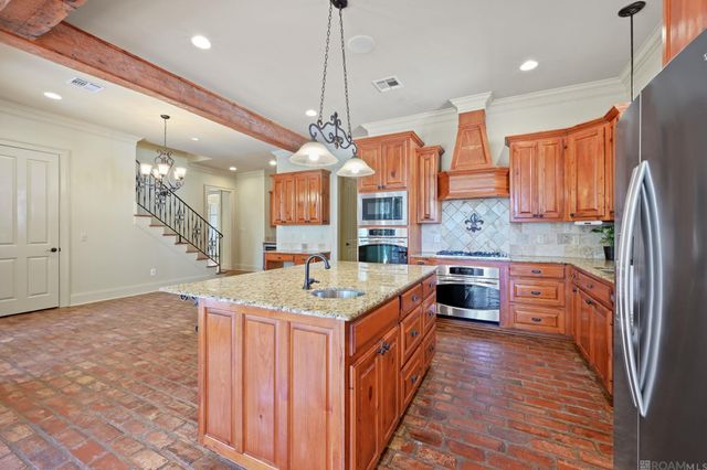 19427 Point O' Woods Ct, Baton Rouge, LA 70809