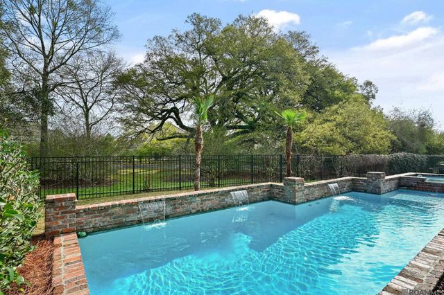 19427 Point O' Woods Ct, Baton Rouge, LA 70809