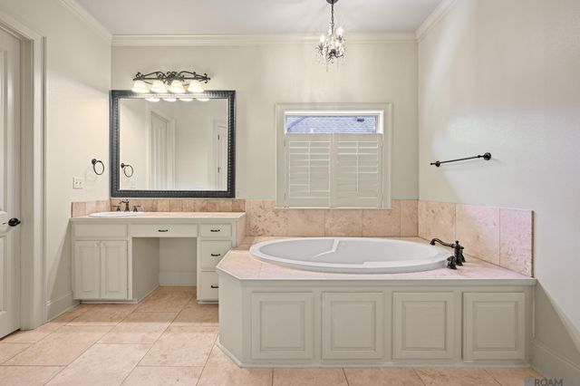 19427 Point O' Woods Ct, Baton Rouge, LA 70809