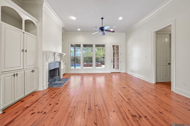 19427 Point O' Woods Ct, Baton Rouge, LA 70809