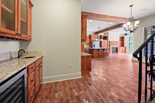 19427 Point O' Woods Ct, Baton Rouge, LA 70809