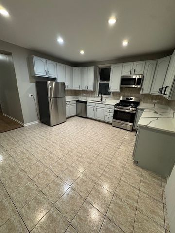 6412 S Greenwood Avenue 2, Chicago, IL 60637