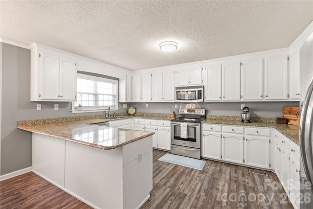 108 Deerfield Drive, Mount Holly, NC 28120