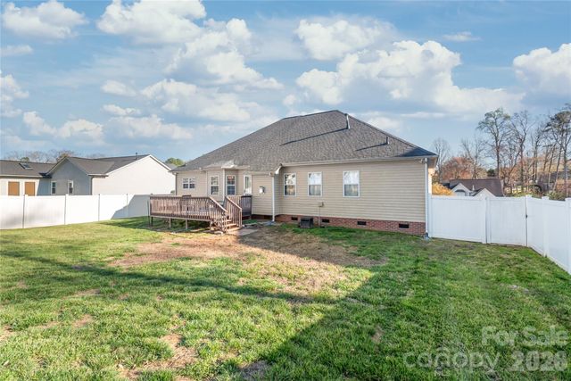 108 Deerfield Drive, Mount Holly, NC 28120