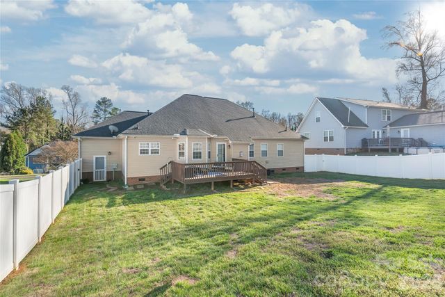 108 Deerfield Drive, Mount Holly, NC 28120