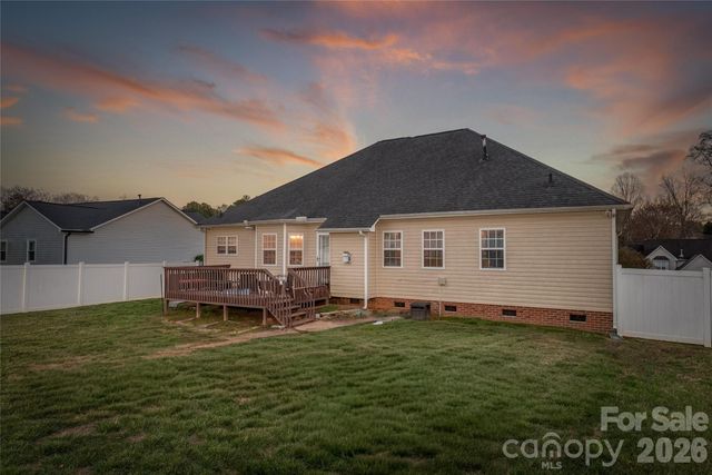 108 Deerfield Drive, Mount Holly, NC 28120