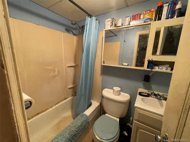 246-02 Jericho Turnpike, Floral Park, NY 11001