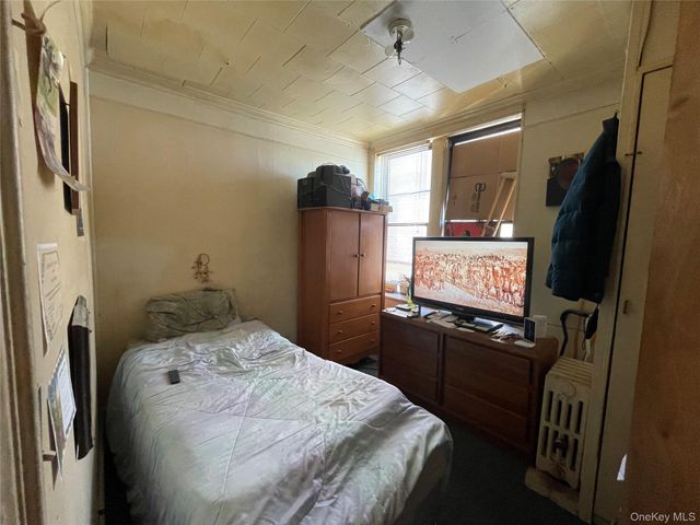 246-02 Jericho Turnpike, Floral Park, NY 11001