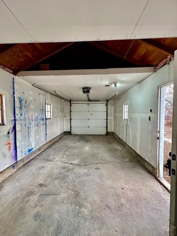 2910 Withers Ave, Pueblo, CO 81008