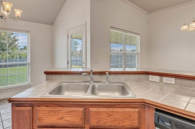 16004 Katie Ridge Drive, Oklahoma City, OK 73013