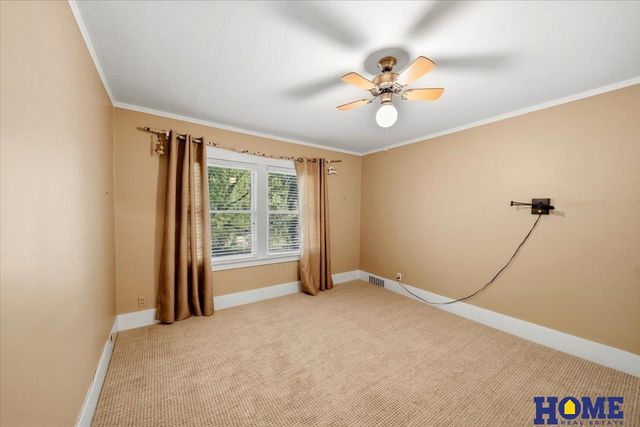 2927 Plymouth Avenue, Lincoln, NE 68502