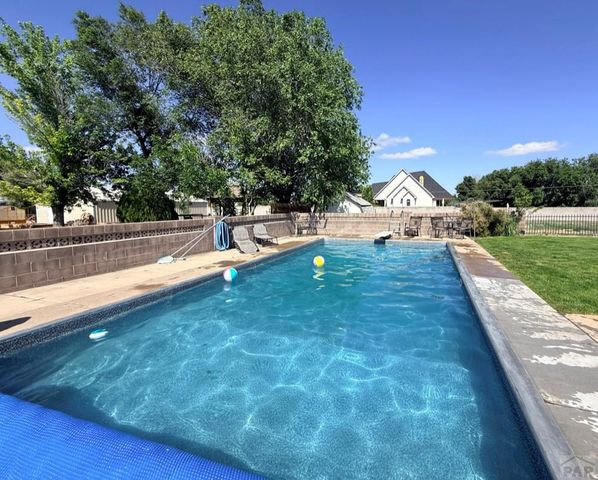1038 Meadow Lane, Pueblo, CO 81006