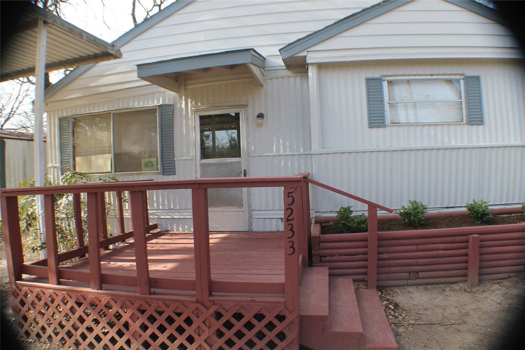 5233 Sam Houston, Log Cabin, TX 75148