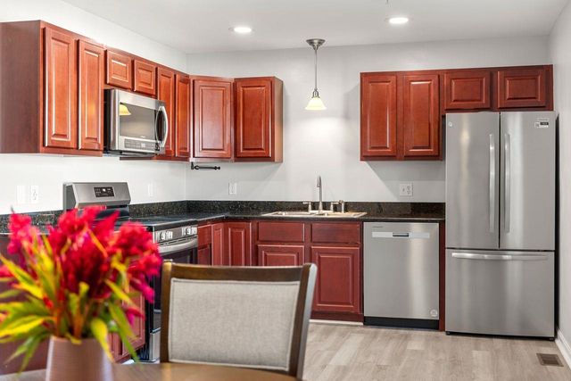 162 Karatzas Avenue, Manchester, NH 03104