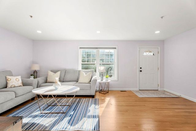 162 Karatzas Avenue, Manchester, NH 03104