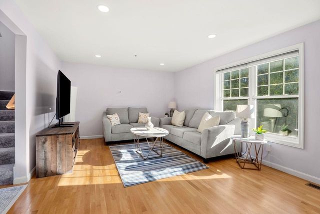 162 Karatzas Avenue, Manchester, NH 03104