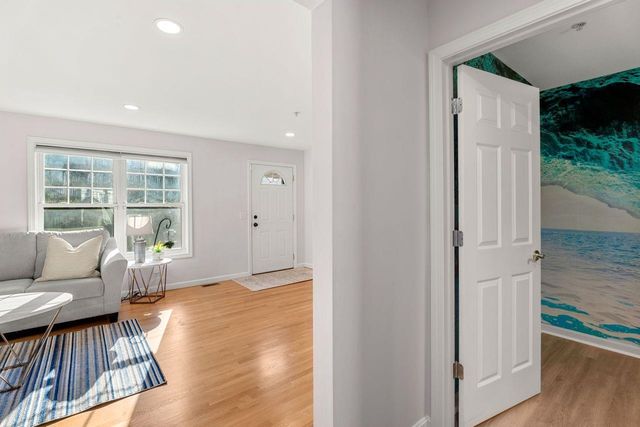 162 Karatzas Avenue, Manchester, NH 03104