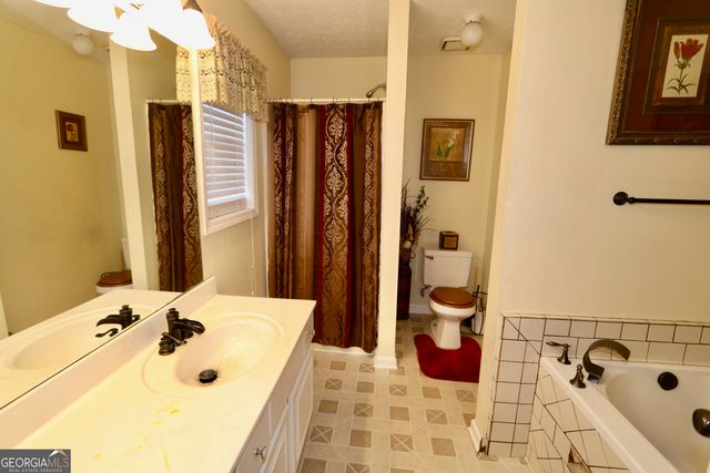 9502 Whaleys Lake Trace, Jonesboro, GA 30238