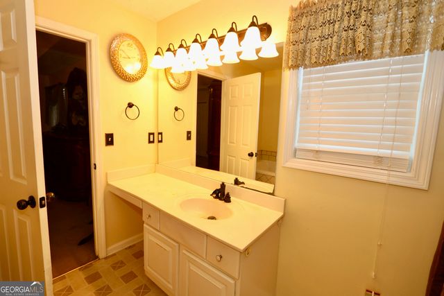 9502 Whaleys Lake Trace, Jonesboro, GA 30238