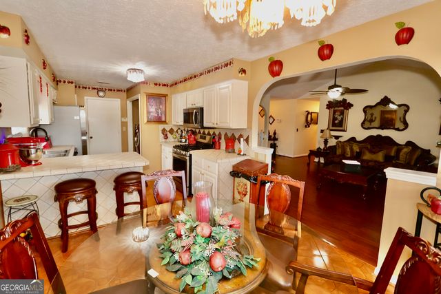 9502 Whaleys Lake Trace, Jonesboro, GA 30238