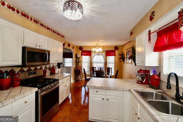 9502 Whaleys Lake Trace, Jonesboro, GA 30238