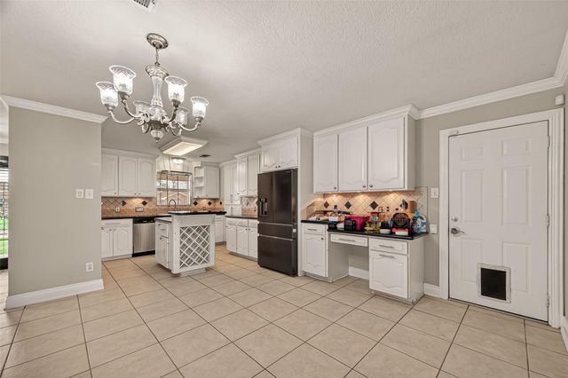 14011 Hollypark Drive, Houston, TX 77015